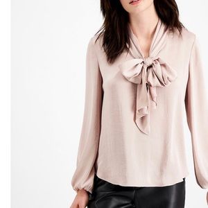 *HP* NWT BarIII Tie Neck Cinched Sleeve Top